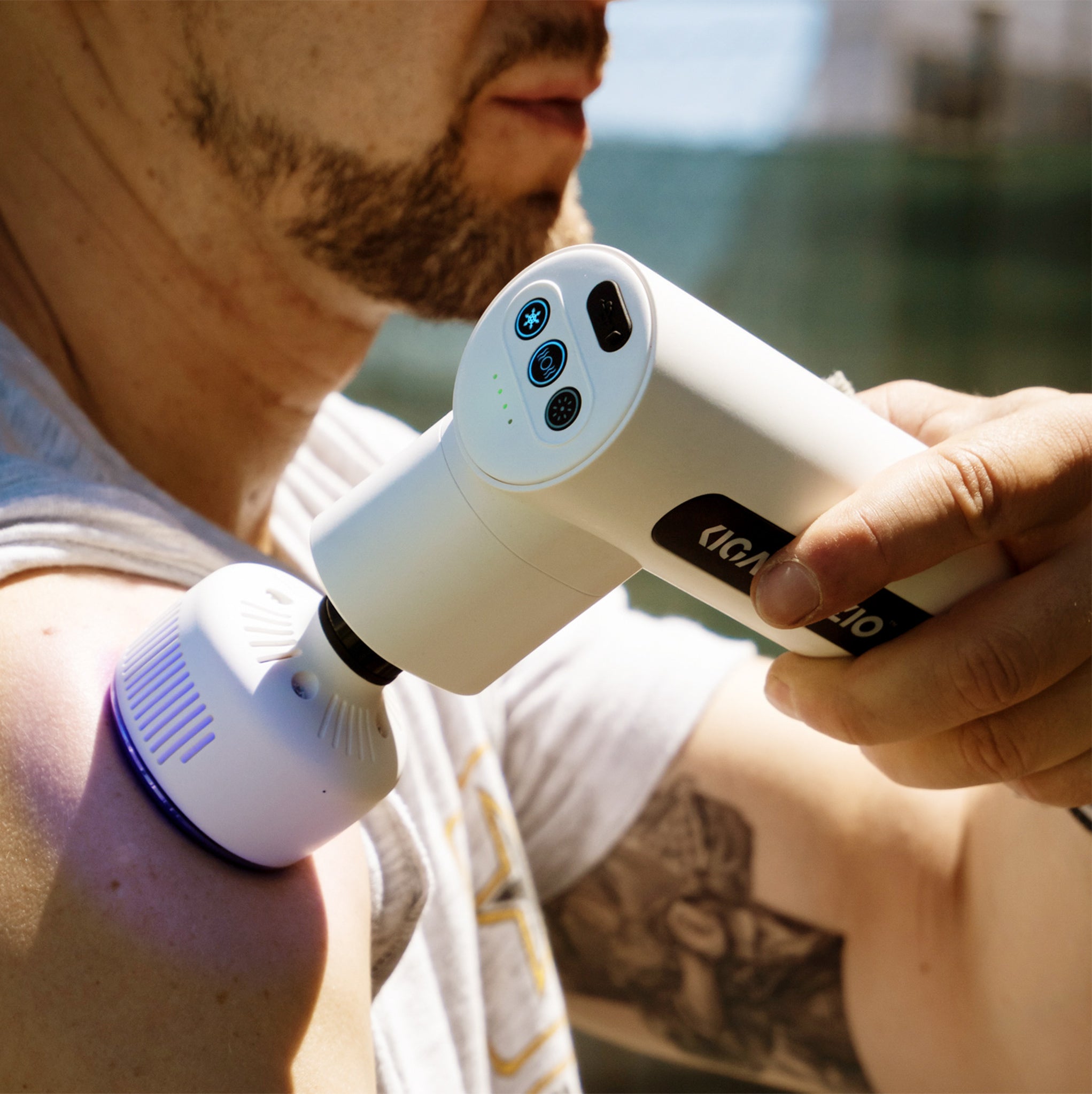 Deep Tissue Muscle Massage Gun With Hot and Cold Therapy.